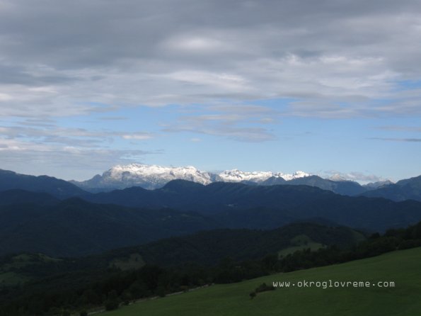 Poletni sneg